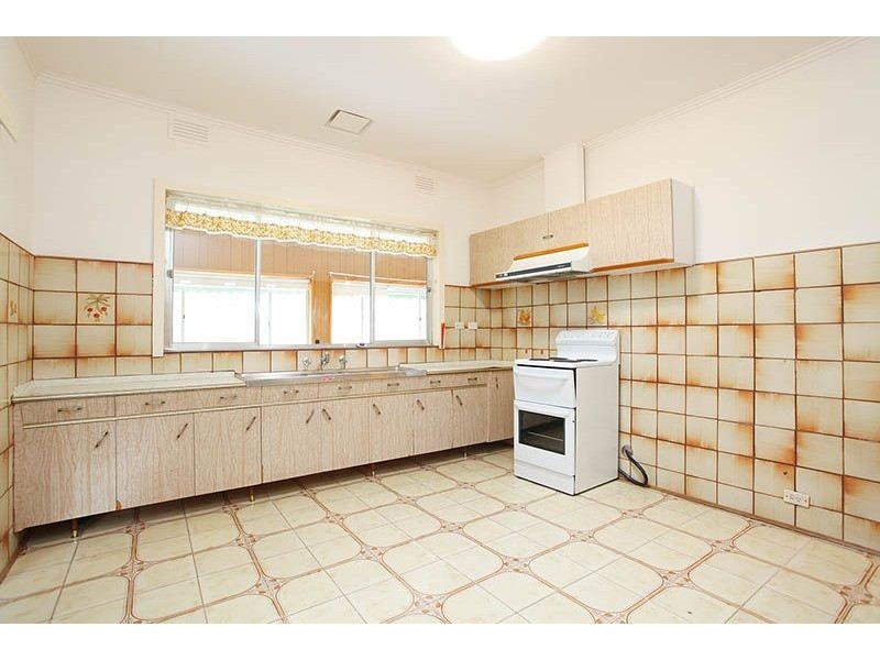 9 Isla Avenue, Glenroy VIC 3046