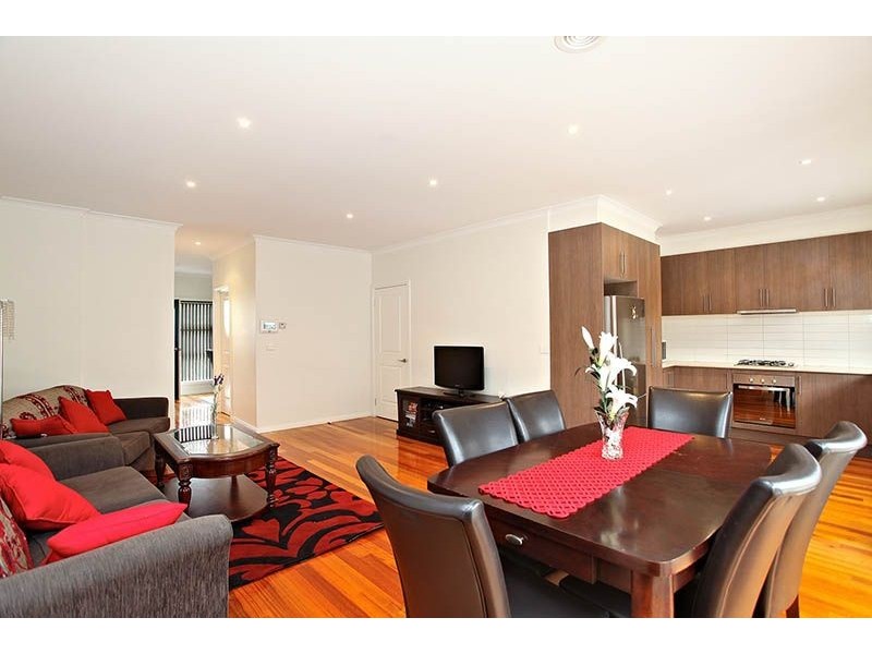 2/30 Gladstone Parade, Glenroy VIC 3046