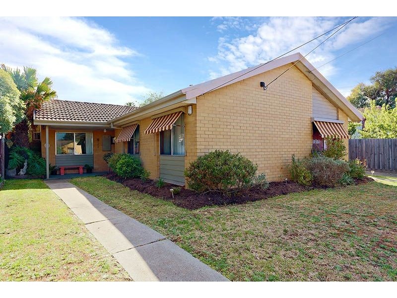 4 Bendoc Court, Meadow Heights VIC 3048