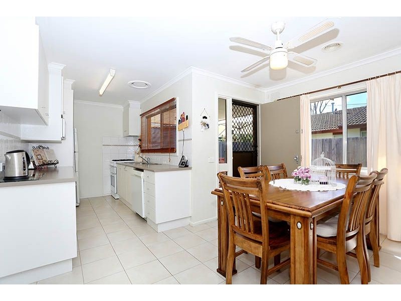 4 Bendoc Court, Meadow Heights VIC 3048