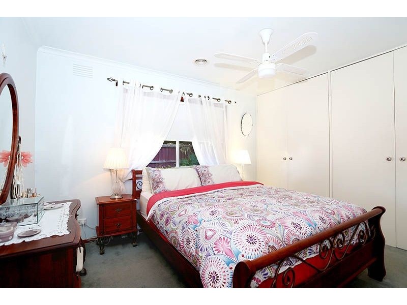 4 Bendoc Court, Meadow Heights VIC 3048