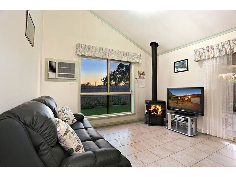 5 Freeman Drive, Glenroy VIC 3046