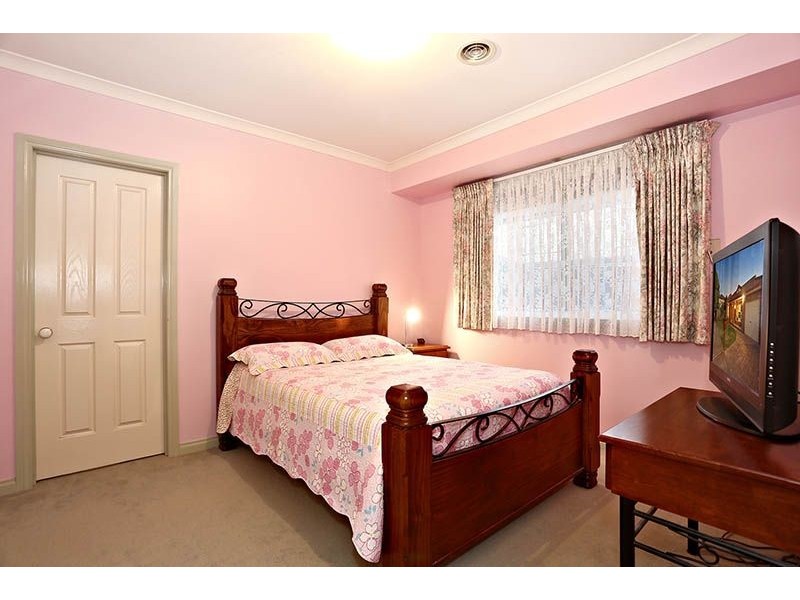 5 Freeman Drive, Glenroy VIC 3046