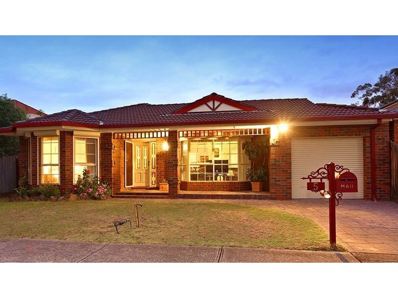 5 Freeman Drive, Glenroy VIC 3046