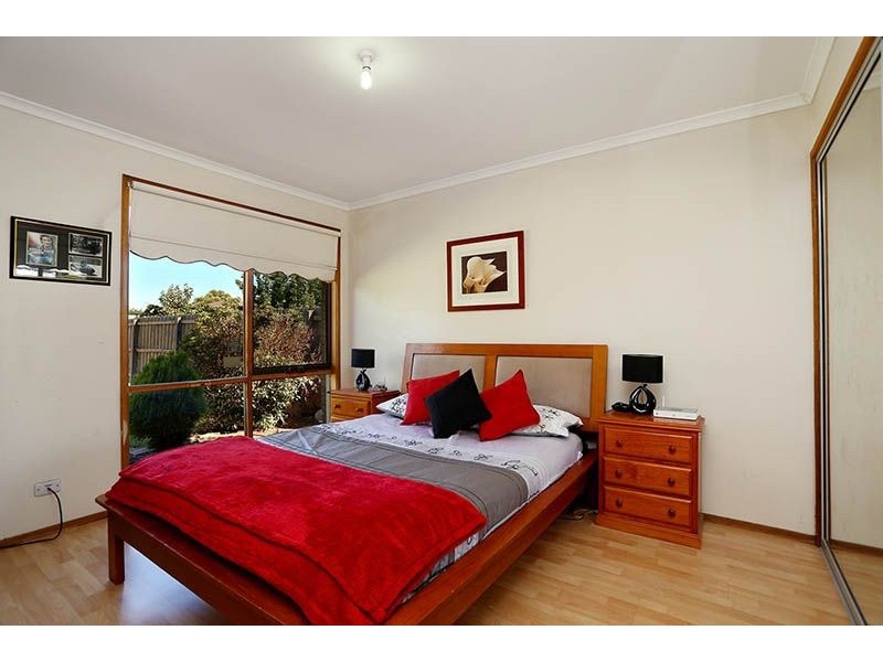 18 Karoonda Court, Meadow Heights VIC 3048