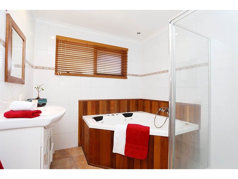 18 Karoonda Court, Meadow Heights VIC 3048