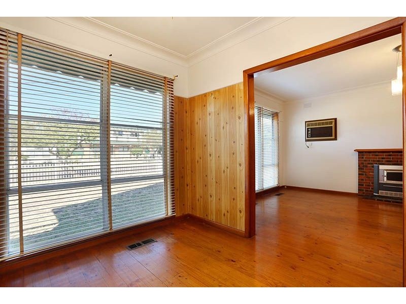 4 Golflinks Road, Glenroy VIC 3046