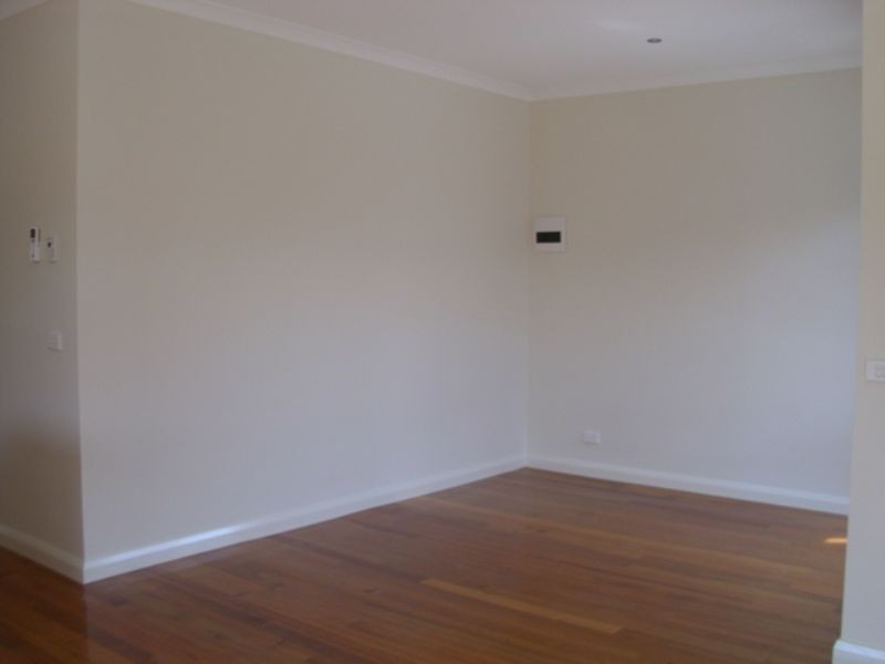 2/4 Howard Court, Glenroy VIC 3046