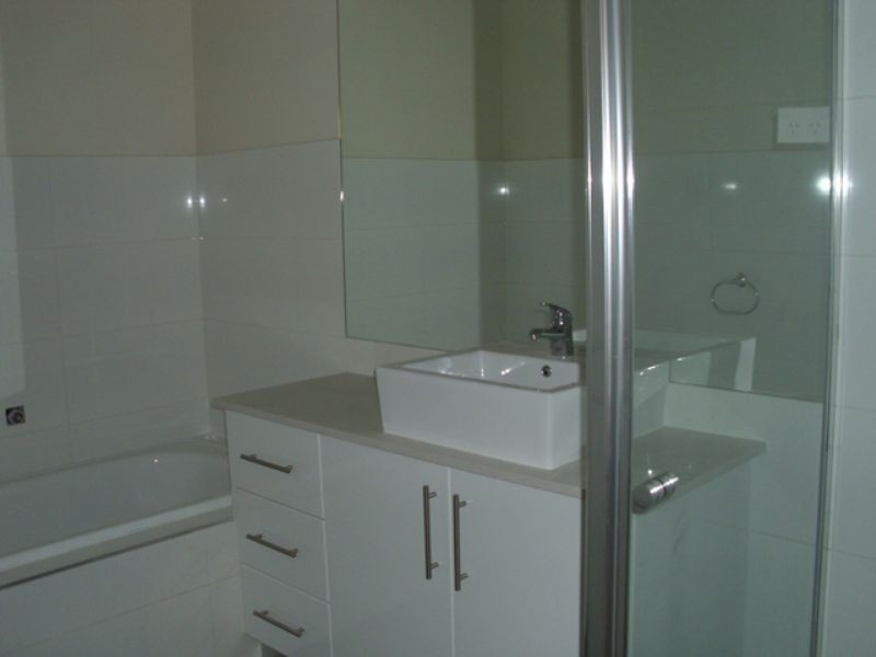 2/4 Howard Court, Glenroy VIC 3046