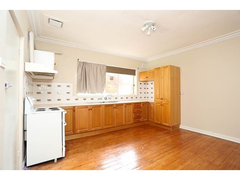 116 Snell Grove, Oak Park VIC 3046
