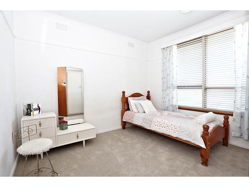8 Mikado Street, Hadfield VIC 3046