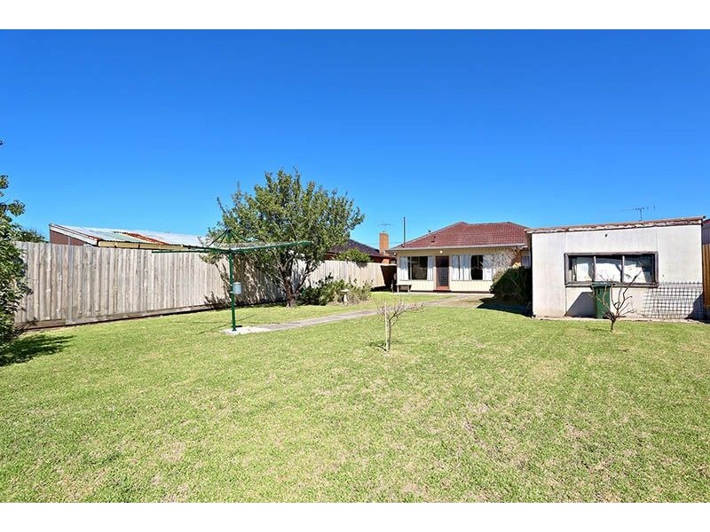 8 Mikado Street, Hadfield VIC 3046
