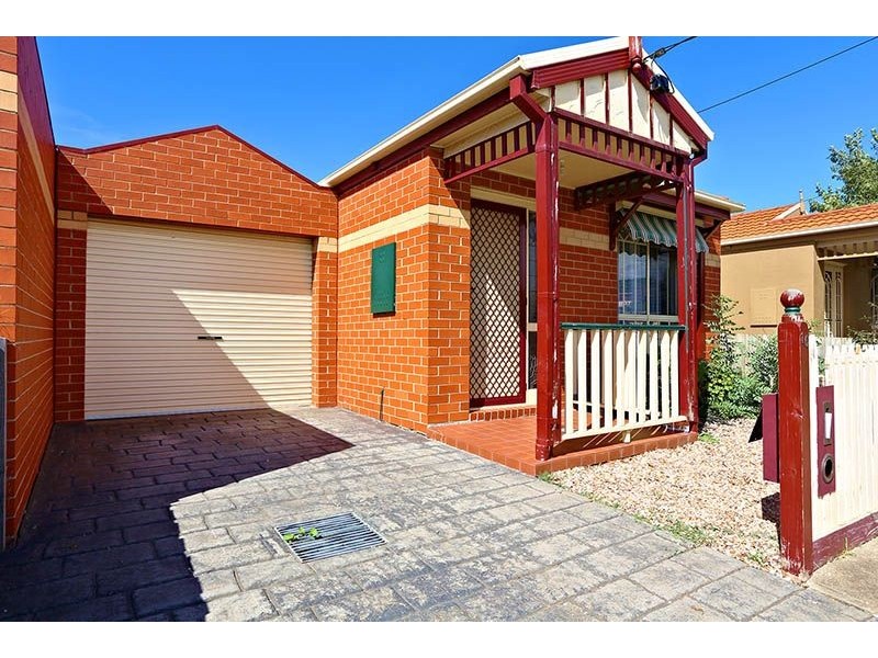 16 Francis Street, Hadfield VIC 3046