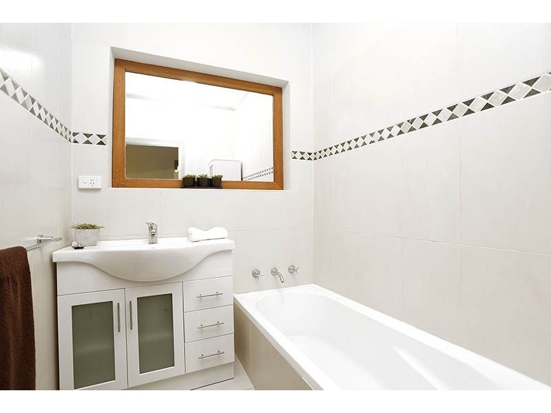 15 Lex Grove, Oak Park VIC 3046