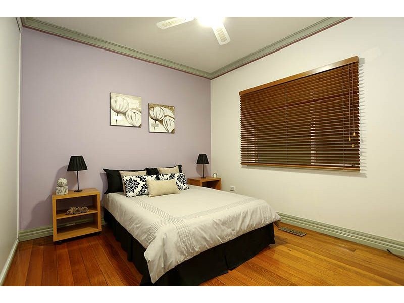 15 Lex Grove, Oak Park VIC 3046