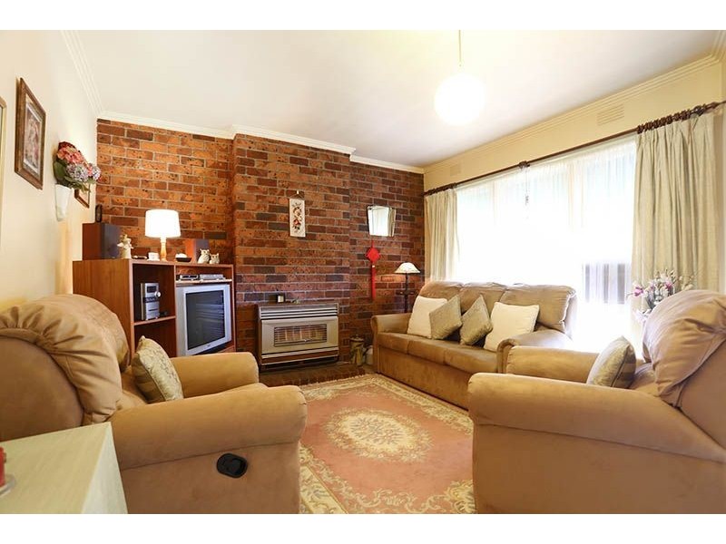 30 Hales Crescent, Jacana VIC 3047