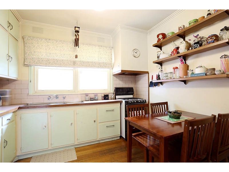 30 Hales Crescent, Jacana VIC 3047