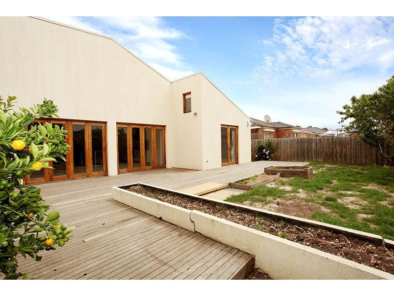 26 Rhine Drive, Roxburgh Park VIC 3064