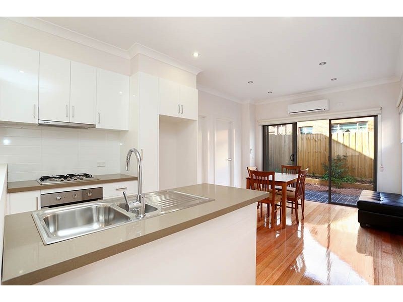 2/12 Stewart Street, Pascoe Vale VIC 3044