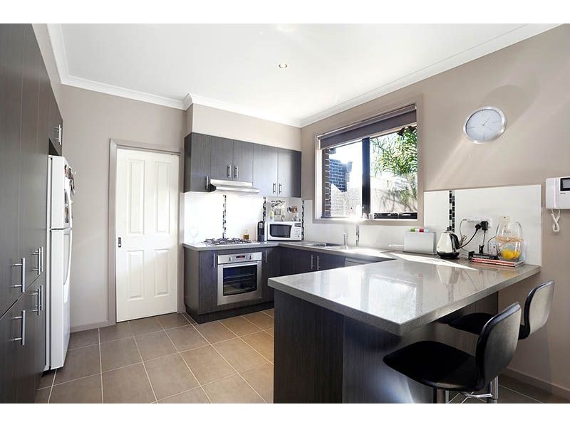 2/7 Ethel Street, Oak Park VIC 3046