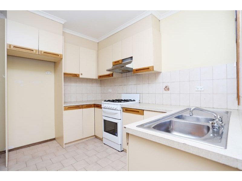 1/63 Rhodes Parade, Oak Park VIC 3046