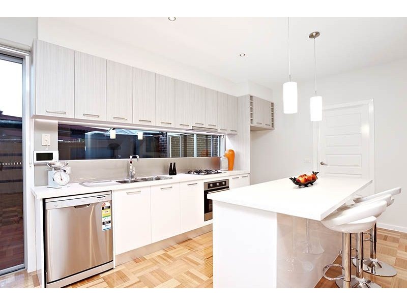 2/6 Justin Avenue, Glenroy VIC 3046