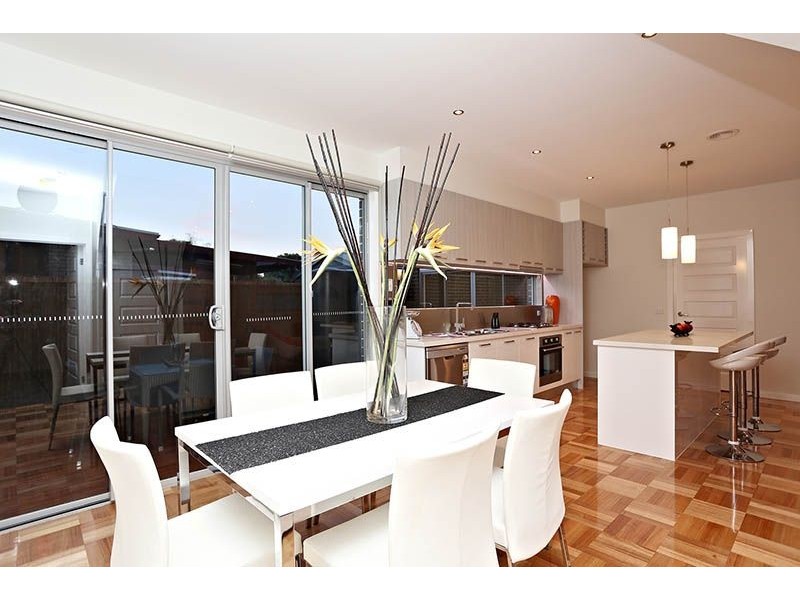 2/6 Justin Avenue, Glenroy VIC 3046