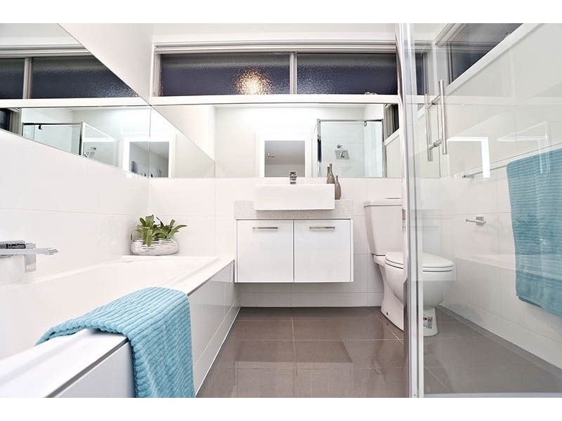 2/6 Justin Avenue, Glenroy VIC 3046