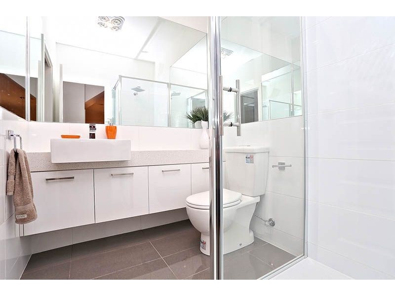 2/6 Justin Avenue, Glenroy VIC 3046