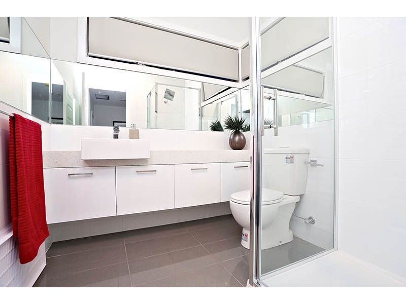 2/6 Justin Avenue, Glenroy VIC 3046