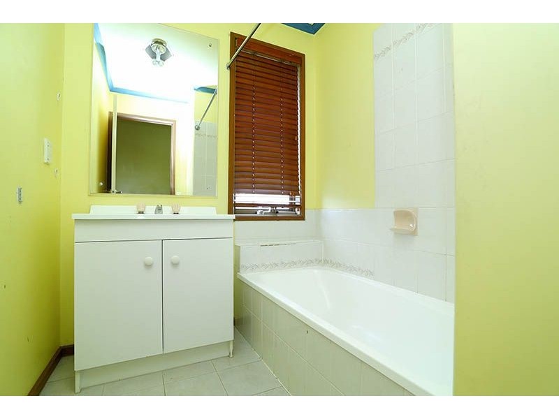 17 Burgan Place, Meadow Heights VIC 3048