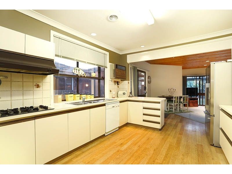 53 Rhodes Parade, Oak Park VIC 3046