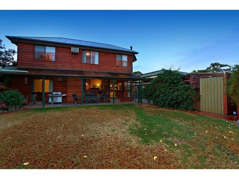 53 Rhodes Parade, Oak Park VIC 3046