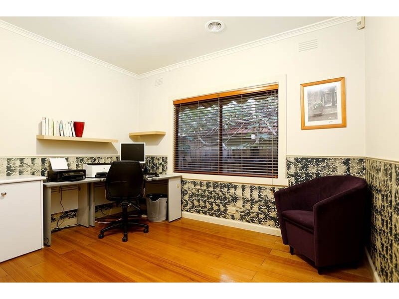 53 Rhodes Parade, Oak Park VIC 3046