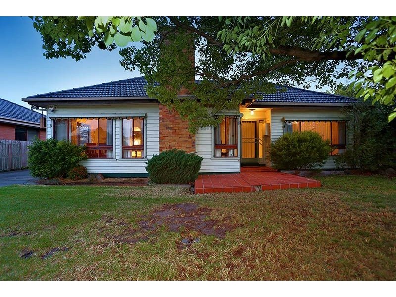 53 Rhodes Parade, Oak Park VIC 3046