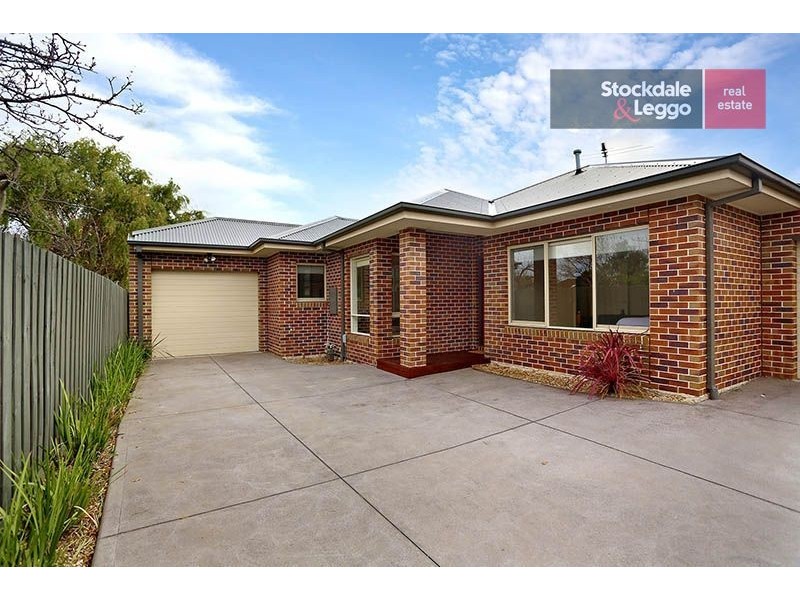 2/35 Plumpton Avenue, Glenroy VIC 3046