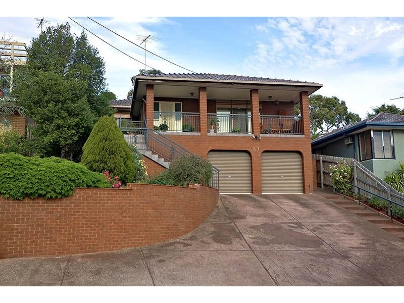 37 Valley Crescent, Glenroy VIC 3046
