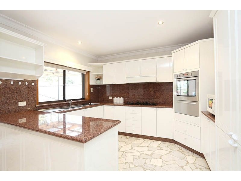 37 Valley Crescent, Glenroy VIC 3046