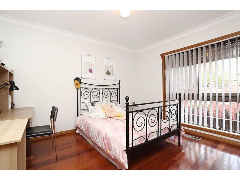 37 Valley Crescent, Glenroy VIC 3046