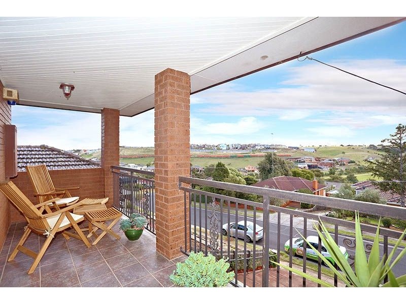 37 Valley Crescent, Glenroy VIC 3046