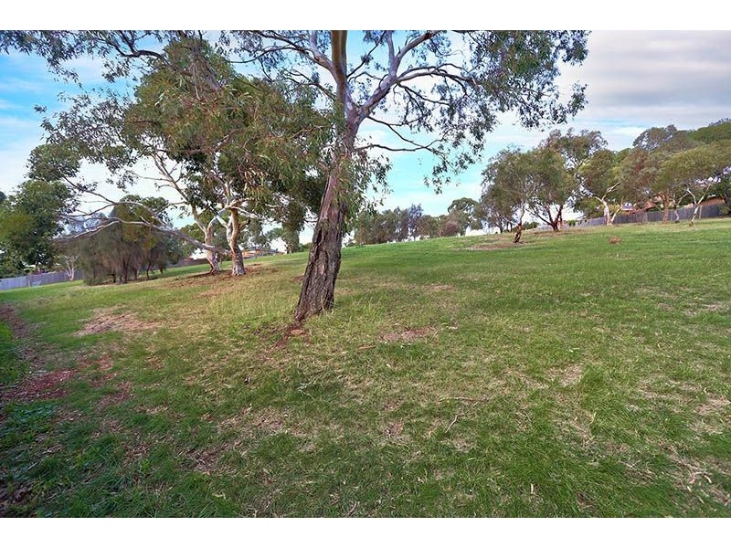37 Valley Crescent, Glenroy VIC 3046