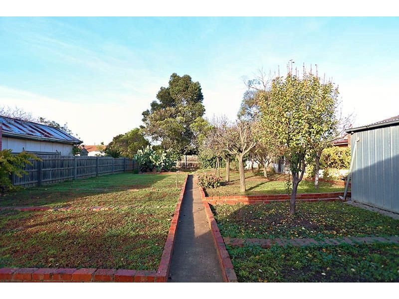 17 Finchley Avenue, Glenroy VIC 3046