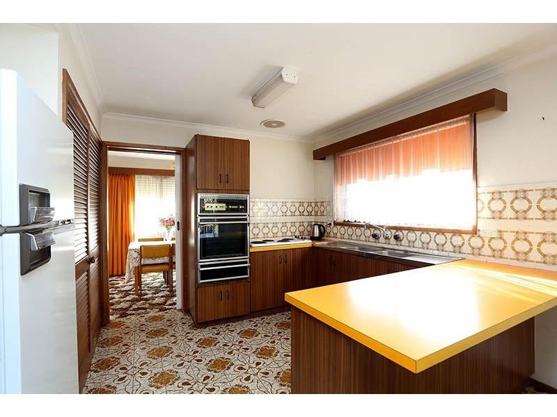17 Finchley Avenue, Glenroy VIC 3046