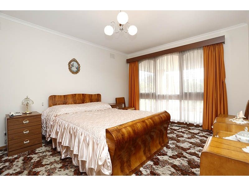 17 Finchley Avenue, Glenroy VIC 3046