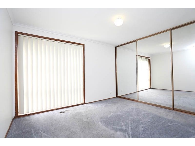 17 Lorraine Crescent, Jacana VIC 3047