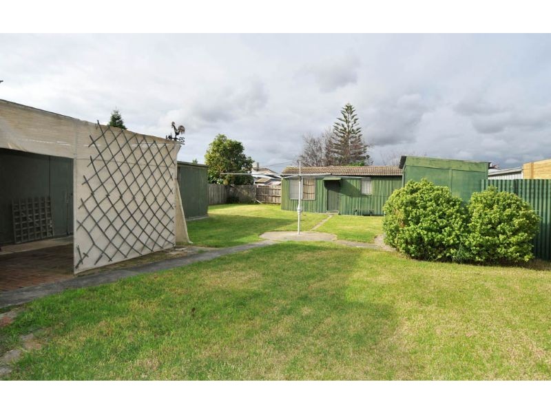 10 Lawrence Street, Hadfield VIC 3046
