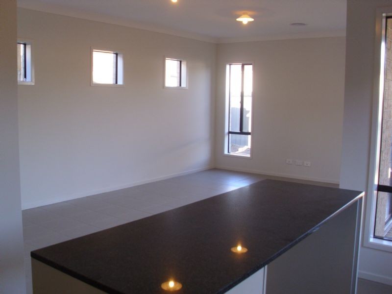 76 Thoresby Circuit, Craigieburn VIC 3064