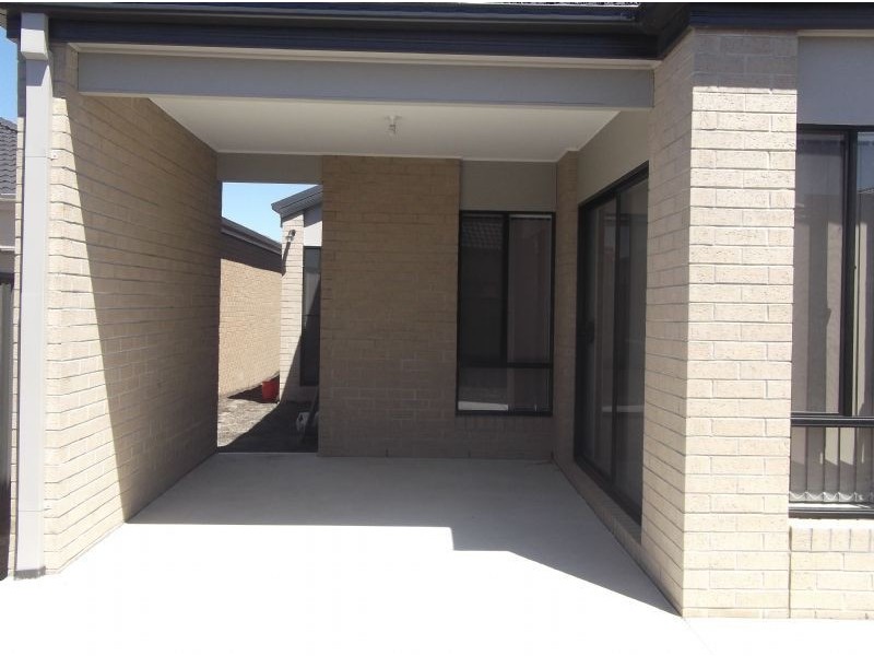 76 Thoresby Circuit, Craigieburn VIC 3064