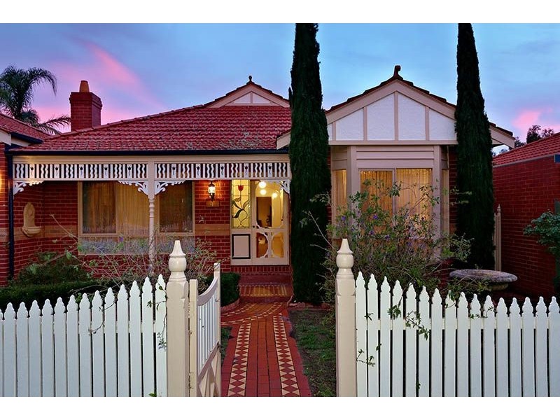 4 Helen View, Glenroy VIC 3046