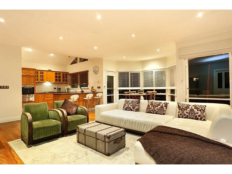 4 Helen View, Glenroy VIC 3046